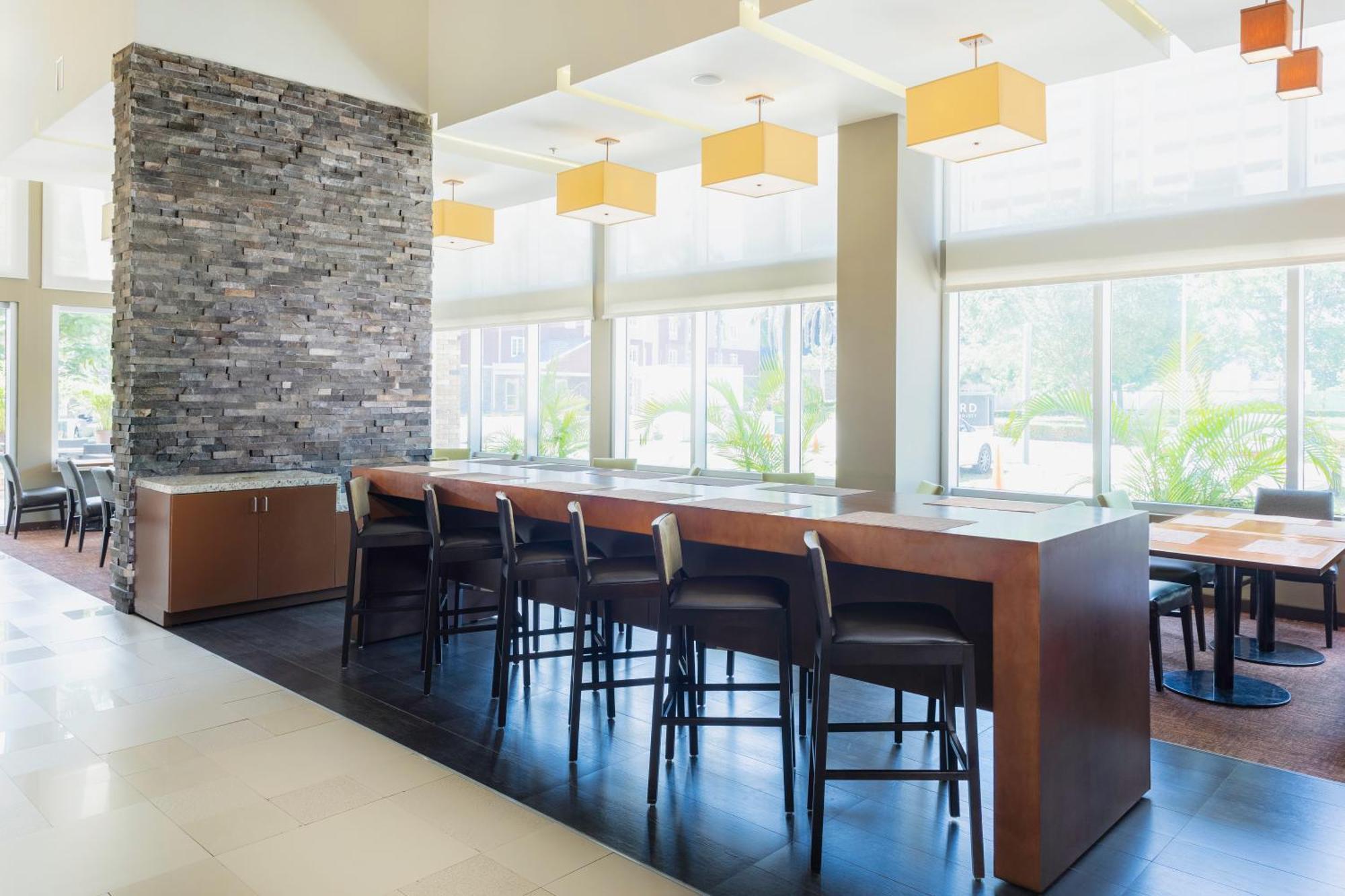 Courtyard By Marriott Campeche 3*